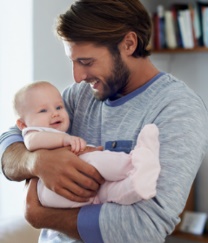 Père avec son bébé