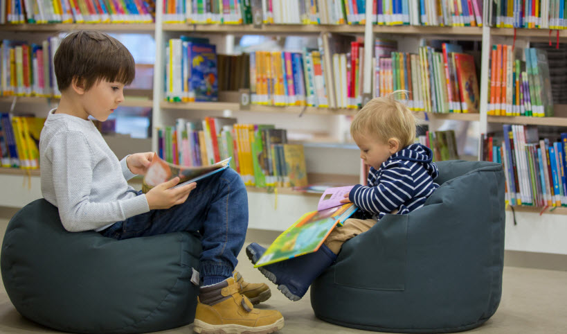 Aller à la bibliothèque avec son enfant