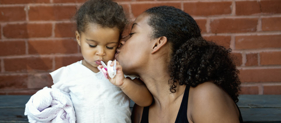 How to help your child stop using a pacifier or sucking their thumb