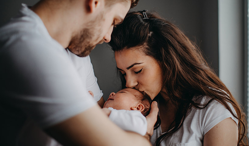 1 mois: développement social