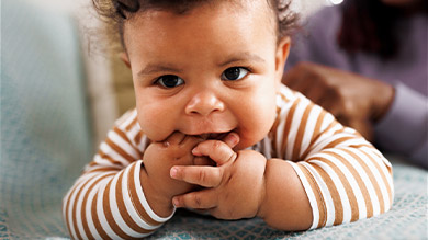 3 months old: Fine motor skill development