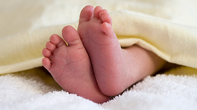 1 month old: Gross motor skill development 