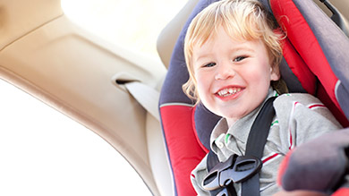 Jouer avec son enfant en voiture