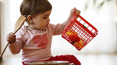 1–1.5 years old: Fine motor skill development
