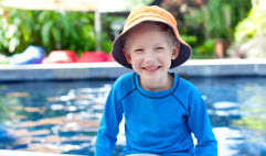 En manchettes: Vêtements anti-UV – Actualités et enfants – Cerveau des nouveaux papas