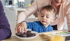 En manchettes: Aliments ultratransformés – Pères et travail – Tâches ménagères – Vapotage durant la grossesse