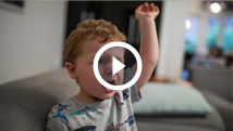 L'enfant qui frappe