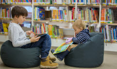 Aller à la bibliothèque avec son enfant