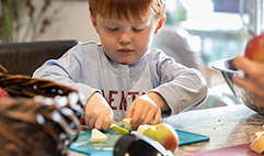 Faire participer les enfants dans la cuisine