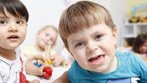 L'enfant différent à la maison et à la garderie