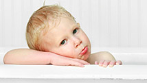 L'enfant qui refuse de prendre son bain
