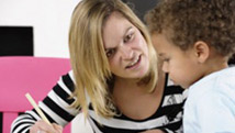 Faut-il changer sa façon de parler lorsqu’on s’adresse à un enfant?