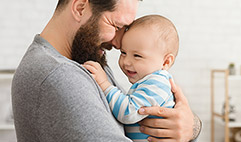 6 mois: développement social