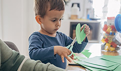 2 1/2 à 3 ans: motricité fine