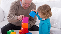 Jouer avec ses grands-parents
