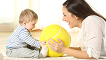 Des jeux simples pour aider bébé à parler