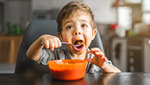 Mon enfant mange-t-il assez de protéines?