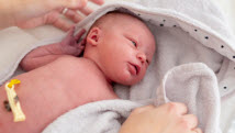 Hygiène de bébé: soins de base