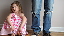 Pourquoi le comportement des enfants est différent chez les autres?