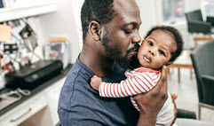 Zoom sur la réalité des pères immigrants au Québec